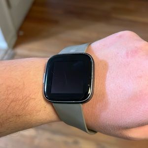Used Fitbit versa 2.